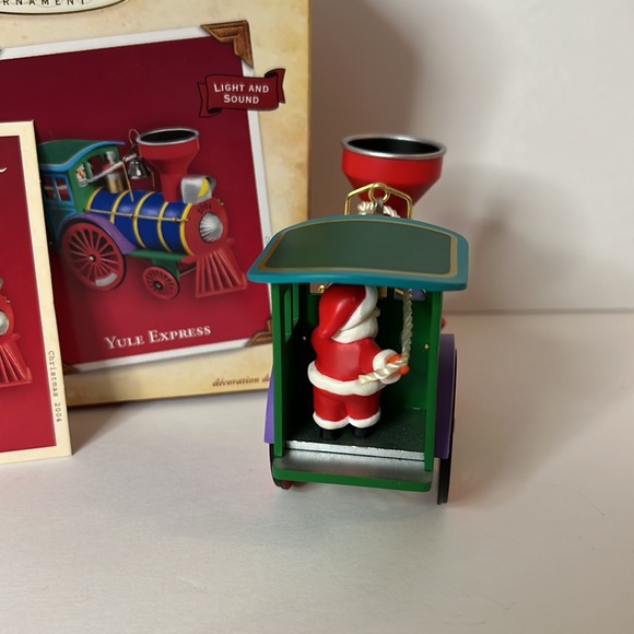 Hallmark 2004 Yule Express Light and Sound Engine Train Ornament - Picture 3 of 8